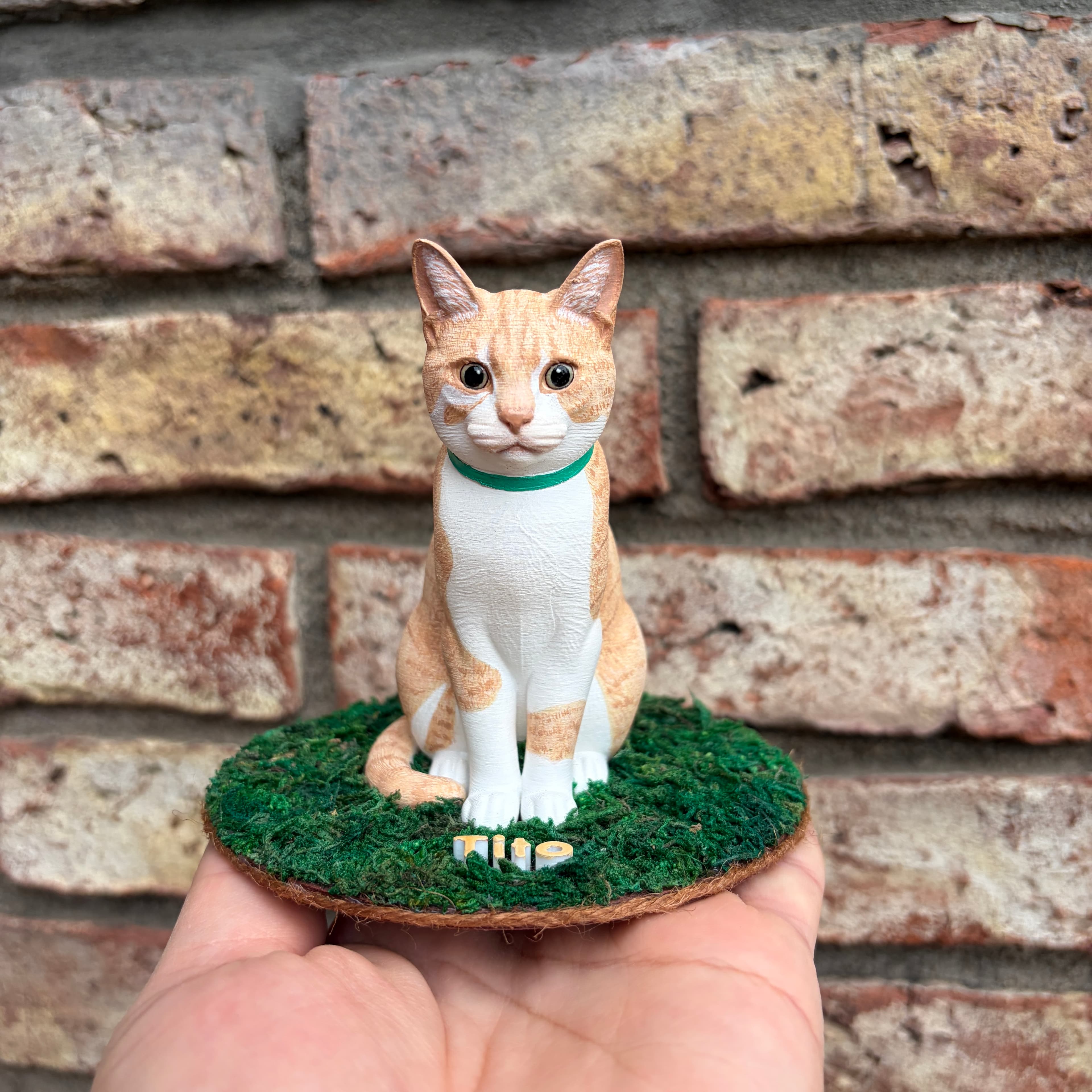 Figura 3D pintada a mano de Tito, Gato