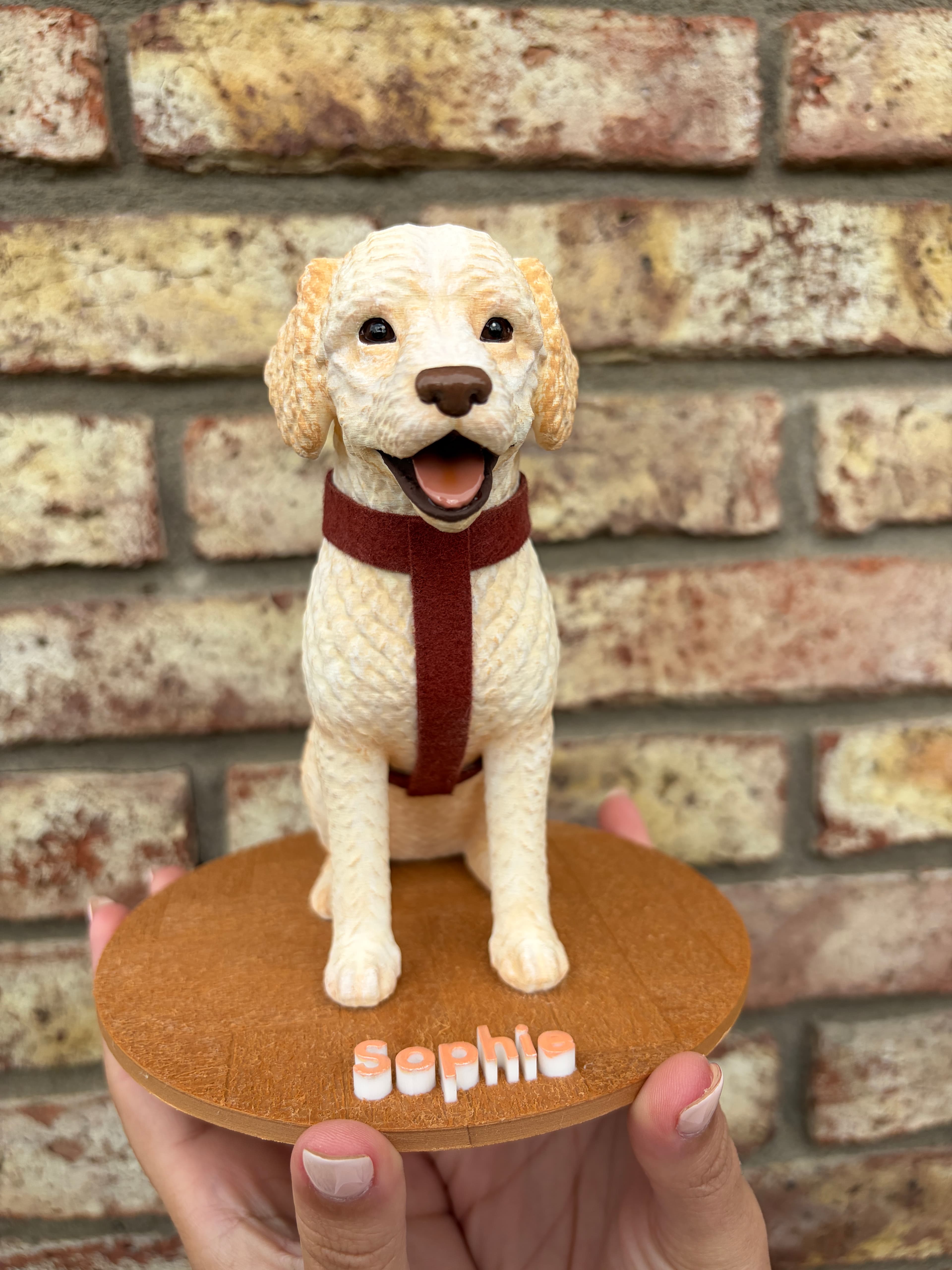 Figura 3D pintada a mano de Sophie, Caniche