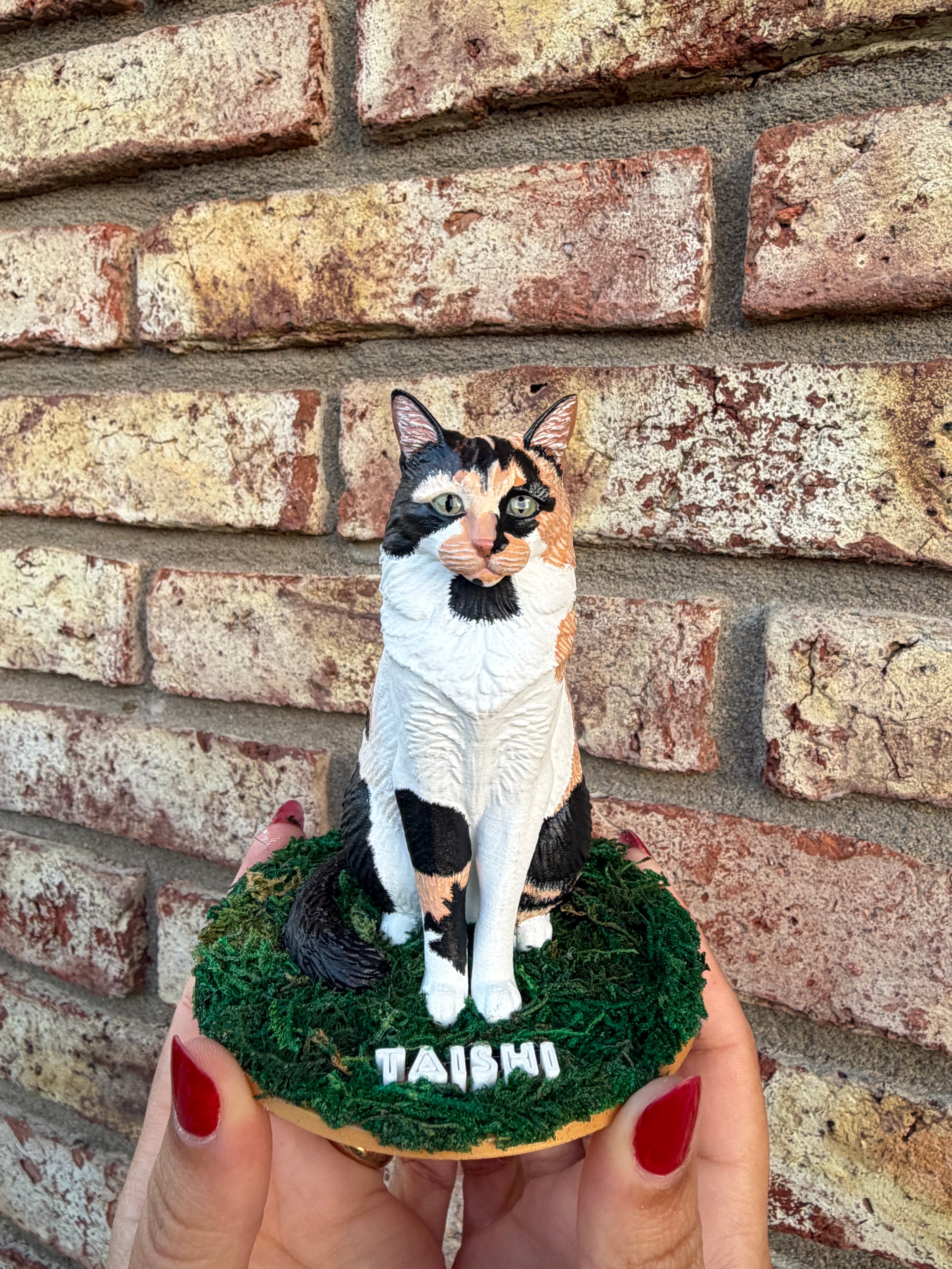 Figura 3D pintada a mano de Taishi, Gato